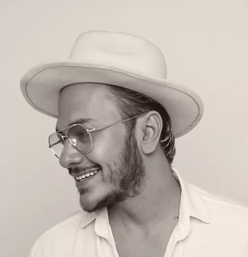 دانلود ریمیکس متاسفانه آدمای غلط میان سر راهتو میکنن تورو ساده کلت اشوان ترند اینستا