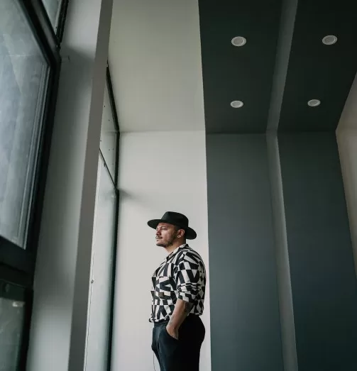 دانلود آهنگ حالا جاشه بگم چجوری روت میشه بگی این حرفارو راجع به من اشوان ریمیکس