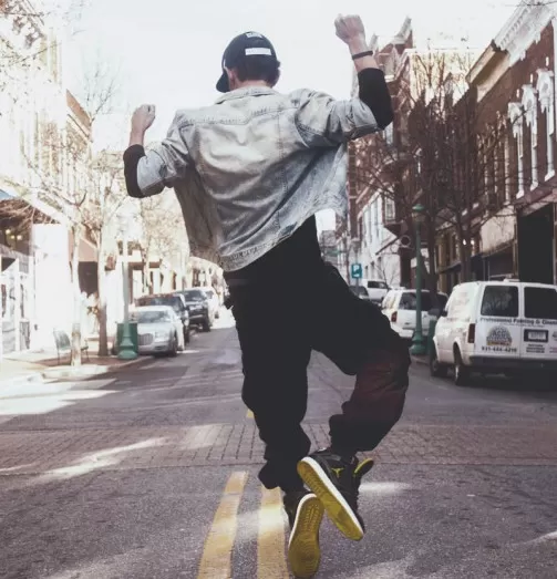 دانلود آهنگ شاد و پرانرژی خارجی   ترند جدید یکجا عروسی تولد،بندری شاد ترند اینستا یکجا طولانی